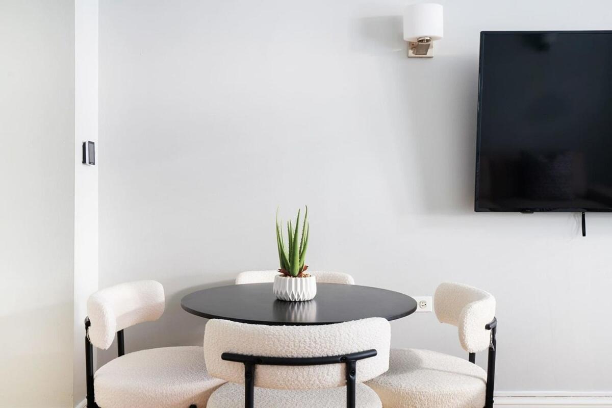 73-208 New 2br2bath Uws Doorman Gym Apartment New York